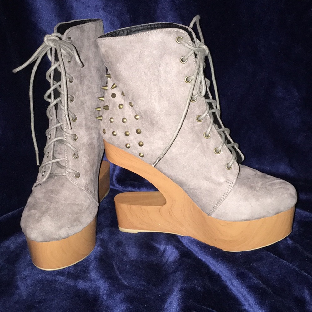 Studs - Picture 2 of 5